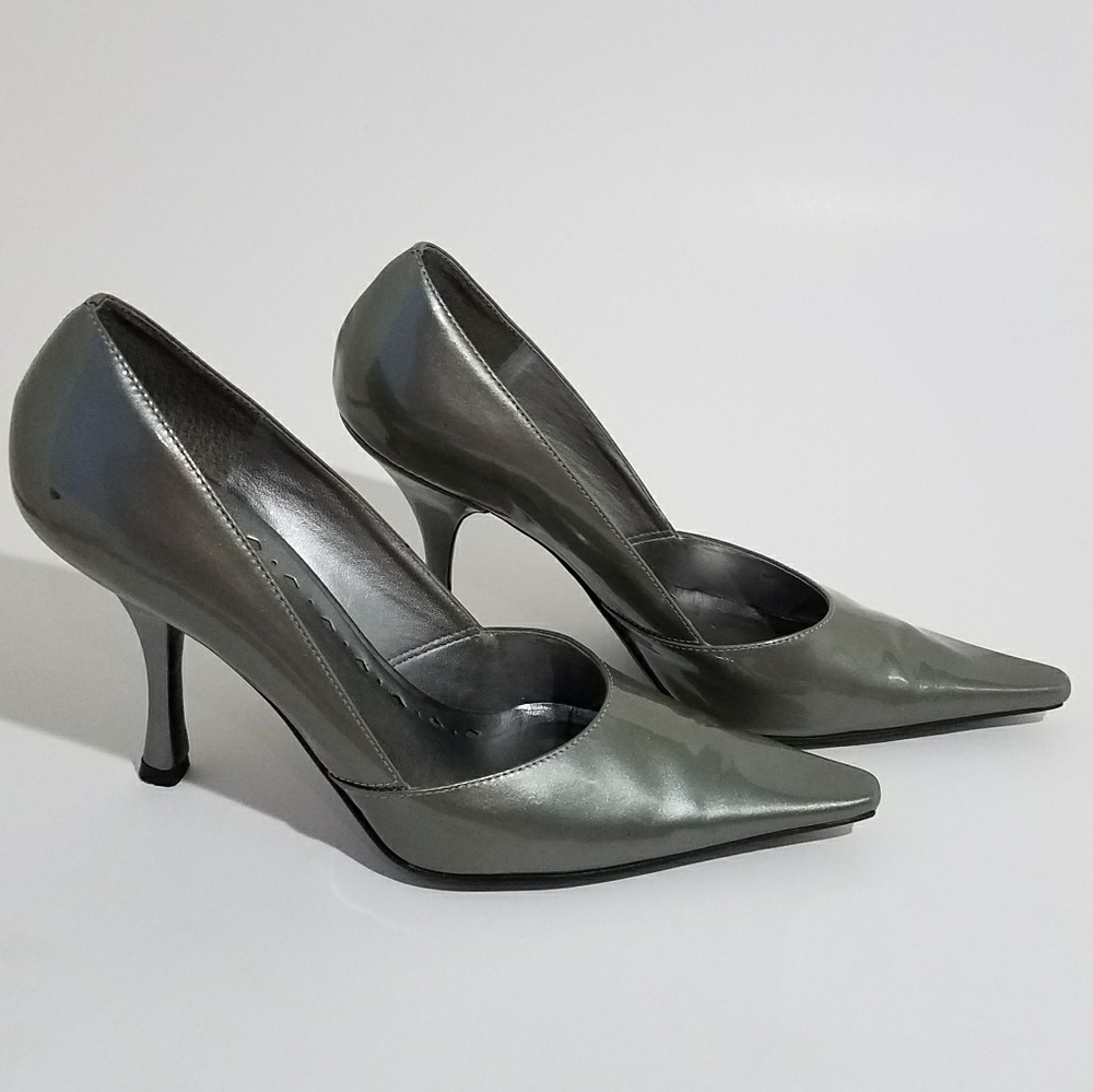 BCBGirls pointed toe heel